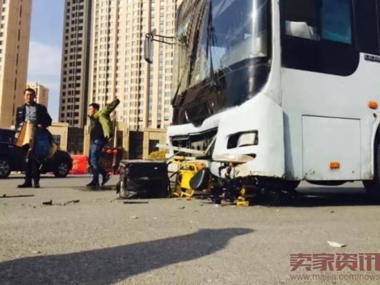 美团外卖拼命哥被撞飞两米高,不幸身亡