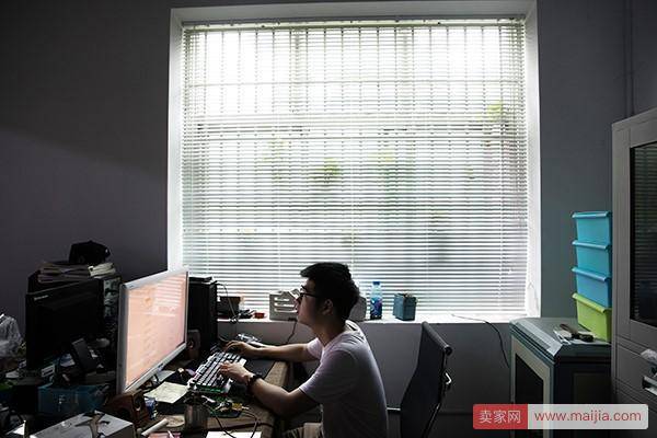 他选择了传说中“淘宝大学”，毕业季暴收百万