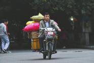 快递小哥月入过万只是个传说？