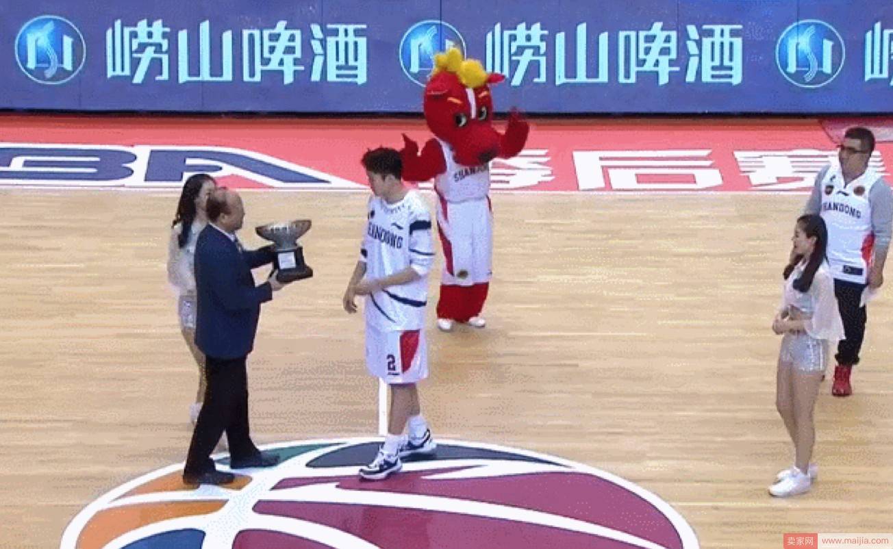 CBA奖杯竟和水果盘“同款”？这家淘宝店瞬间爆了